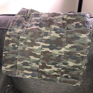 Free People camo mini skirt size 10